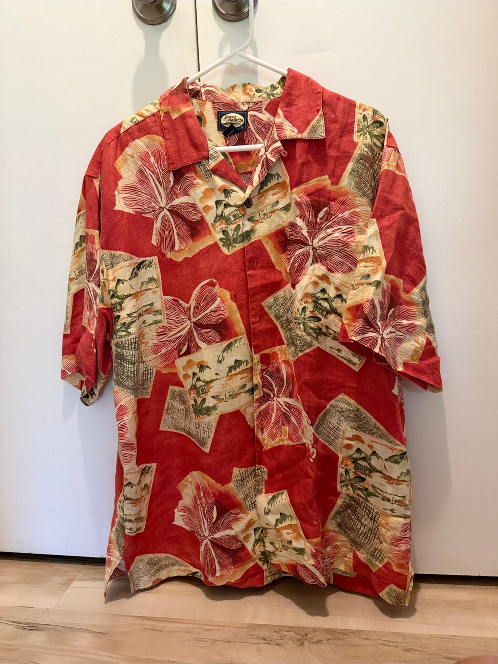 Tommy Bahama Casual Red Floral Short-Sleeve Button Down Shirt